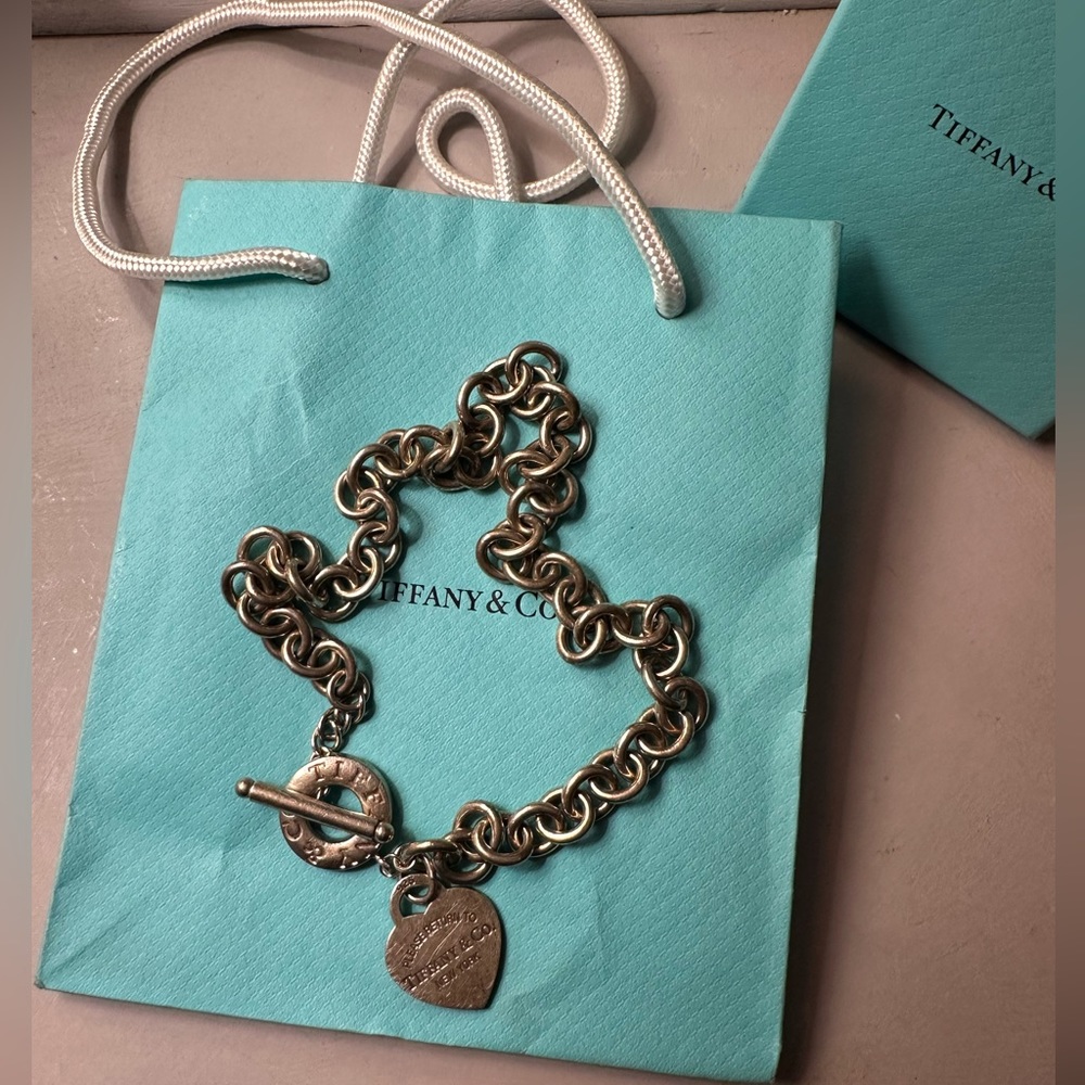 Tiffany chain lock return to Tiffany necklace